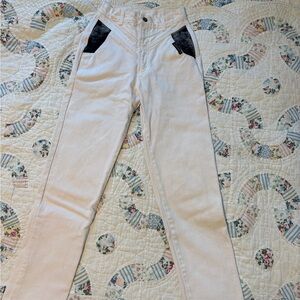 Rocky Mountain White Jeans w/ black worn faux pockets